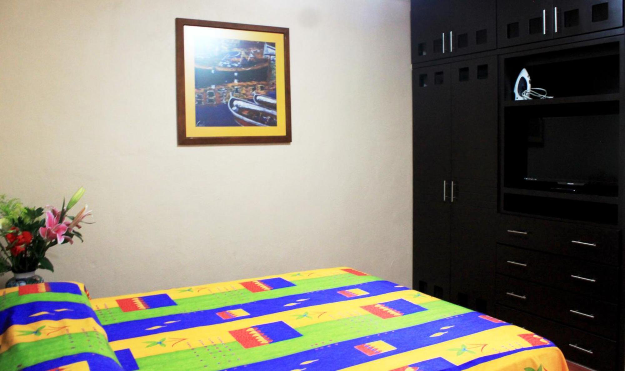 La Iguana Vallarta Lgbt Adults Only - Romantic Zone - Party Clubbing Street Puerto Vallarta Zimmer foto