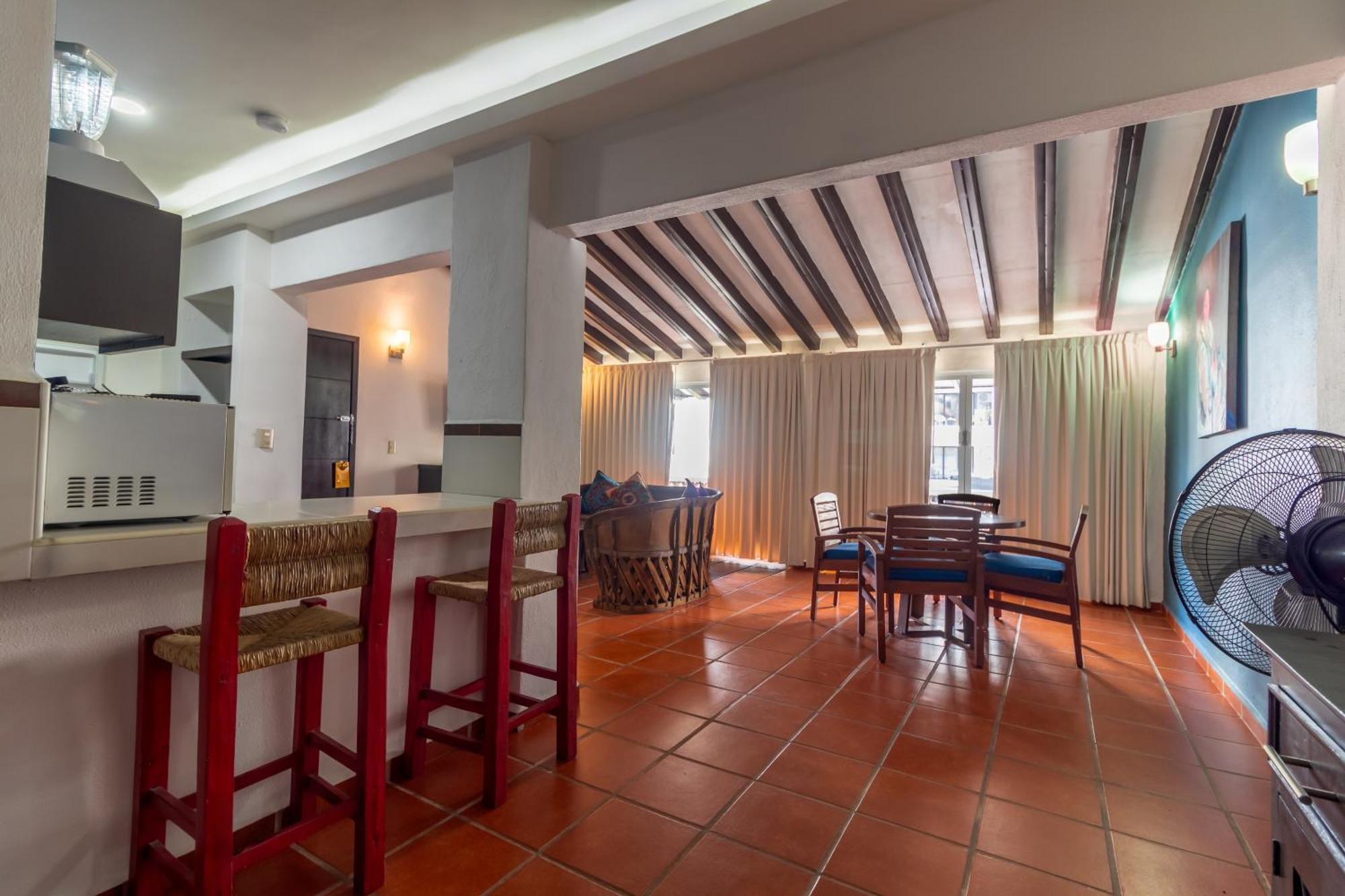 La Iguana Vallarta Lgbt Adults Only - Romantic Zone - Party Clubbing Street Puerto Vallarta Exterior foto
