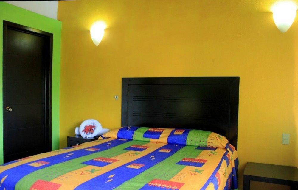 La Iguana Vallarta Lgbt Adults Only - Romantic Zone - Party Clubbing Street Puerto Vallarta Exterior foto