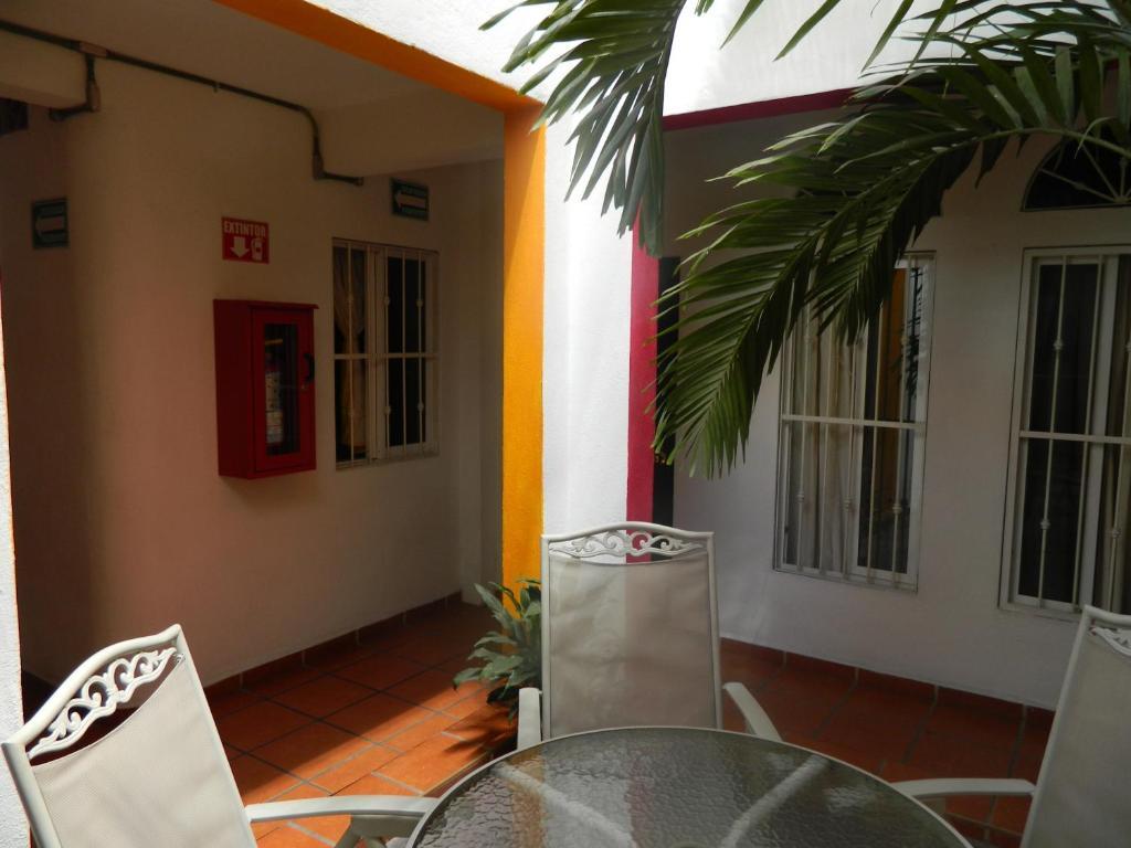 La Iguana Vallarta Lgbt Adults Only - Romantic Zone - Party Clubbing Street Puerto Vallarta Exterior foto